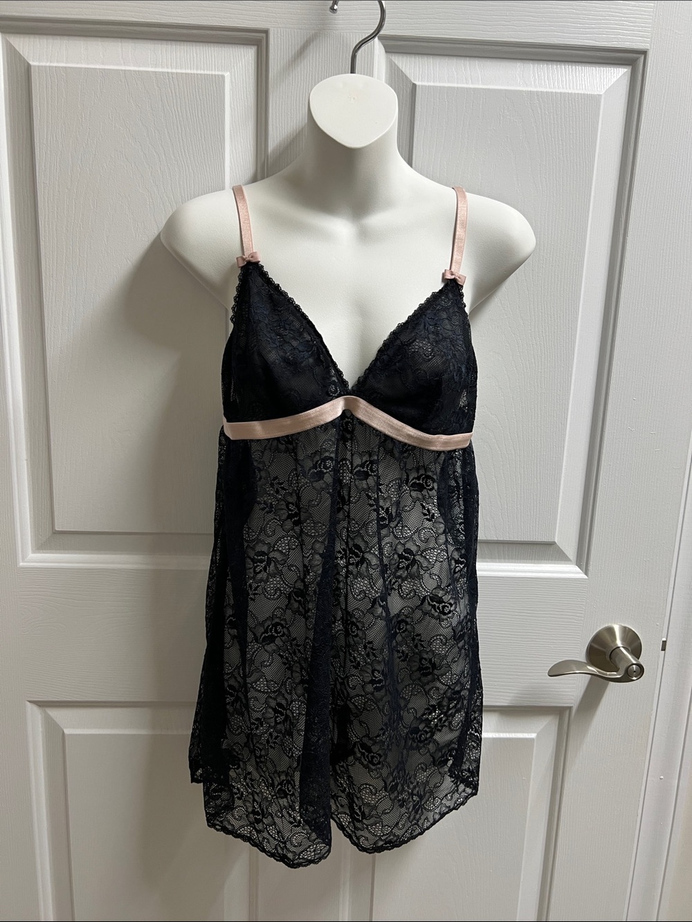 Gilligan & O'Malley Black Lace Chemise lingerie elastic Pink Trim large L NWOT